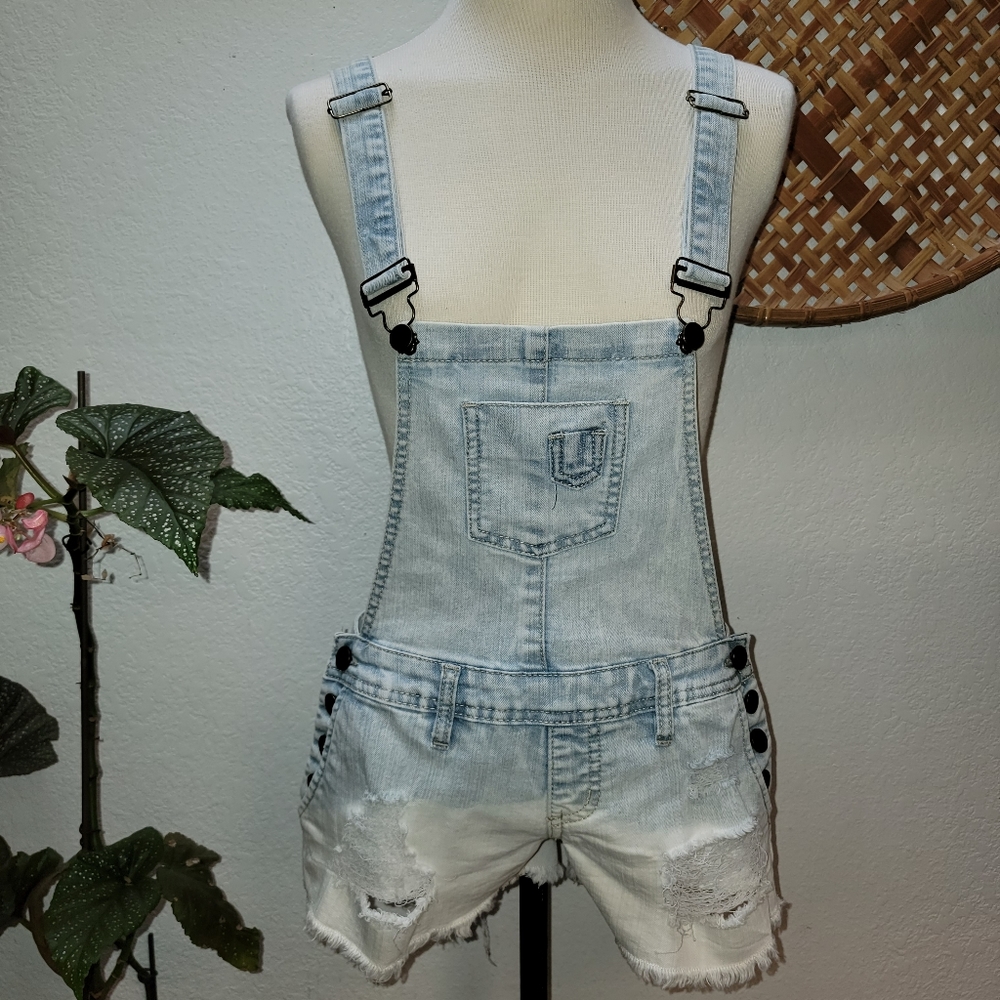 Ymi Jean short overalls size 3